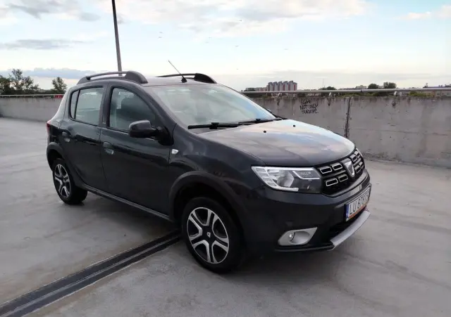 DACIA Sandero Stepway TCe 90 (S&S) Celebration
